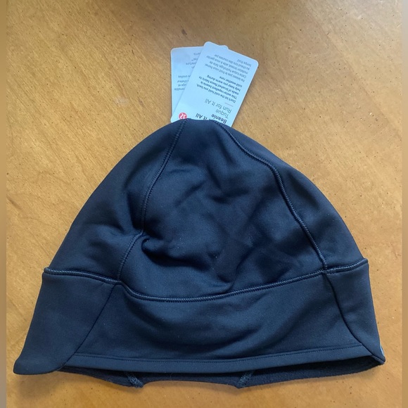 Lululemon Run For It All Beanie OS -Opening for Pony tail-NWT - Picture 1 of 3